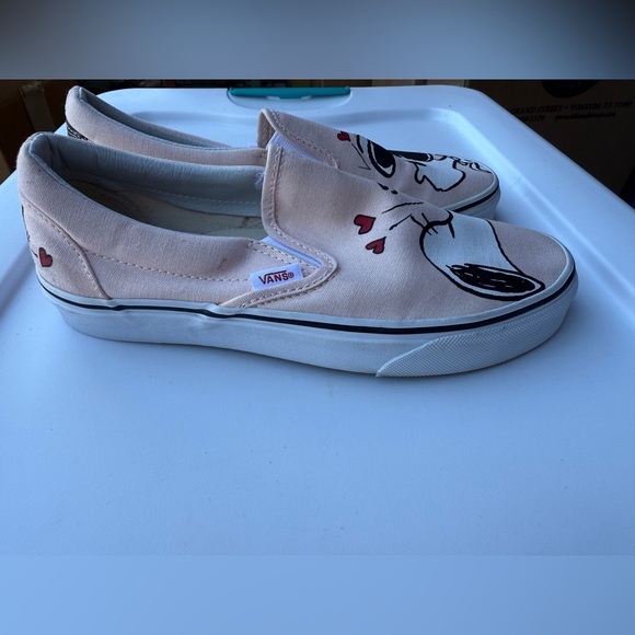 VANS Peanuts edition Snoopy & Lucy Pink Slip-On Shoes - Picture 6 of 9
